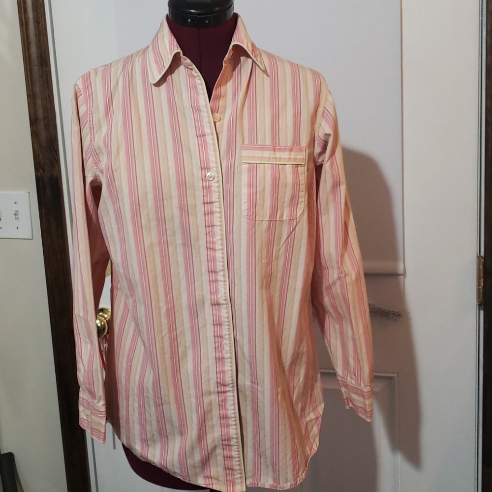 Gap button down blouse